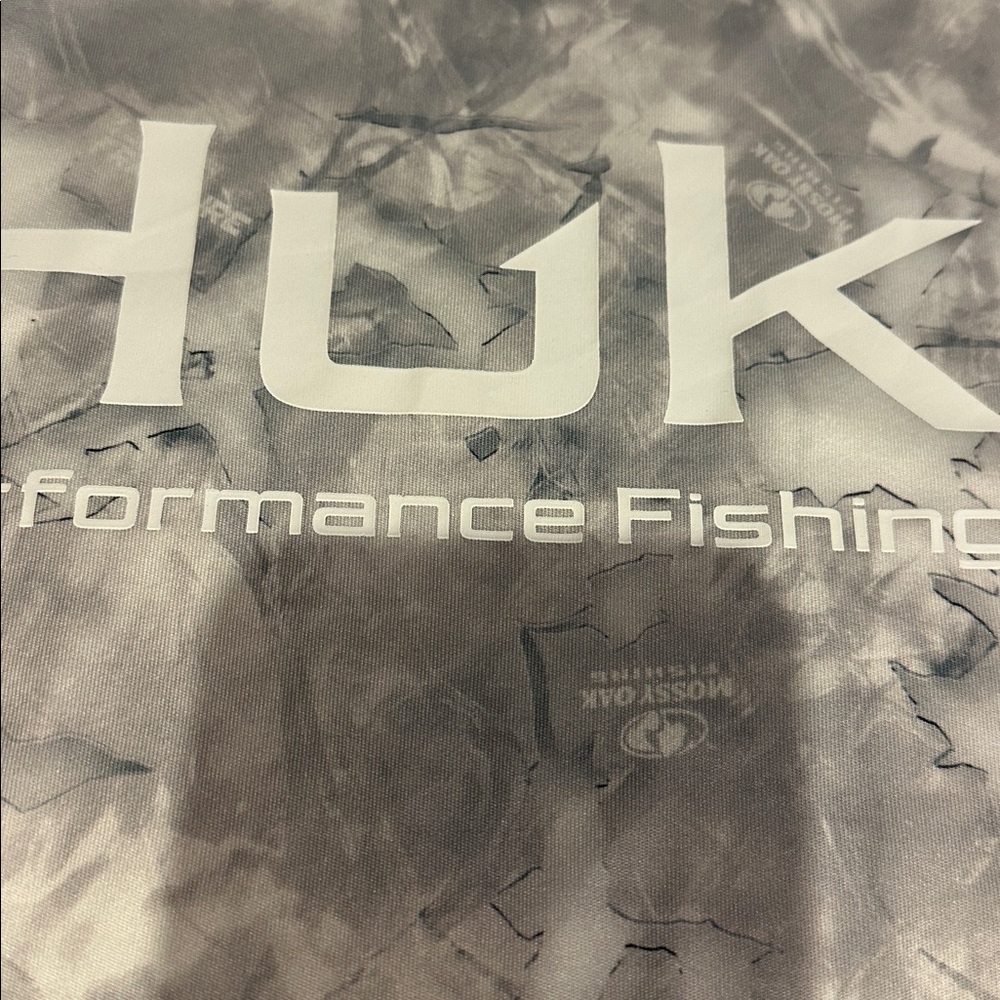Huk White and Gray Mossy Oak pattern Performance Fishing Shirt- XXL- like new - Picture 3 of 6